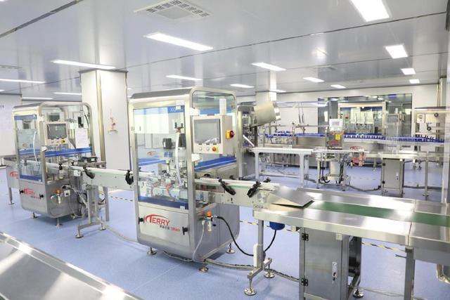 電商協(xié)會(huì)攜眾位貴賓蒞臨多美生物智能工廠指導(dǎo)工作，重點(diǎn)關(guān)注CRM客戶管理系統(tǒng)